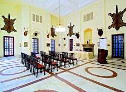 It has contained drawing rooms, suites for guests, multiple grand halls, a smoking room, dining room with a capacity of 400 diners.